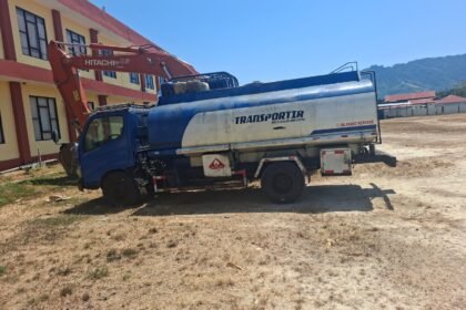 Dua Mobil Tangki Bawa 16 Ribu Liter Solar Subsidi Diamankan Polres Bolmut Dua Mobil Tangki Bawa 16 Ribu Liter Solar Subsidi Diamankan Polres Bolmut