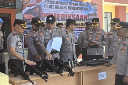 Wakapolres Bolmut Pimpin Pemeriksaan 98 Senjata Api dan Kendaraan Dinas Wakapolres Bolmut Pimpin Pemeriksaan 98 Senjata Api dan Kendaraan Dinas