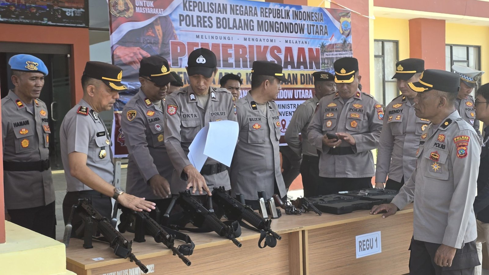 Wakapolres Bolmut Pimpin Pemeriksaan 98 Senjata Api dan Kendaraan Dinas Wakapolres Bolmut Pimpin Pemeriksaan 98 Senjata Api dan Kendaraan Dinas