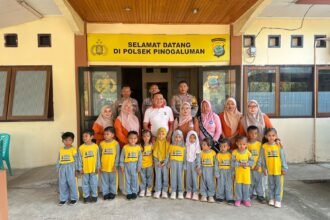 Kenalkan Polisi Sejak Dini, Polsek Pinogaluman Sambut Kunjungan Siswa TK Al-Multazam