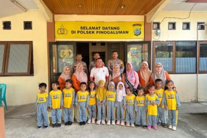 Kenalkan Polisi Sejak Dini, Polsek Pinogaluman Sambut Kunjungan Siswa TK Al-Multazam